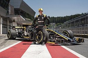 Zhou ya prueba un F1 con Renault