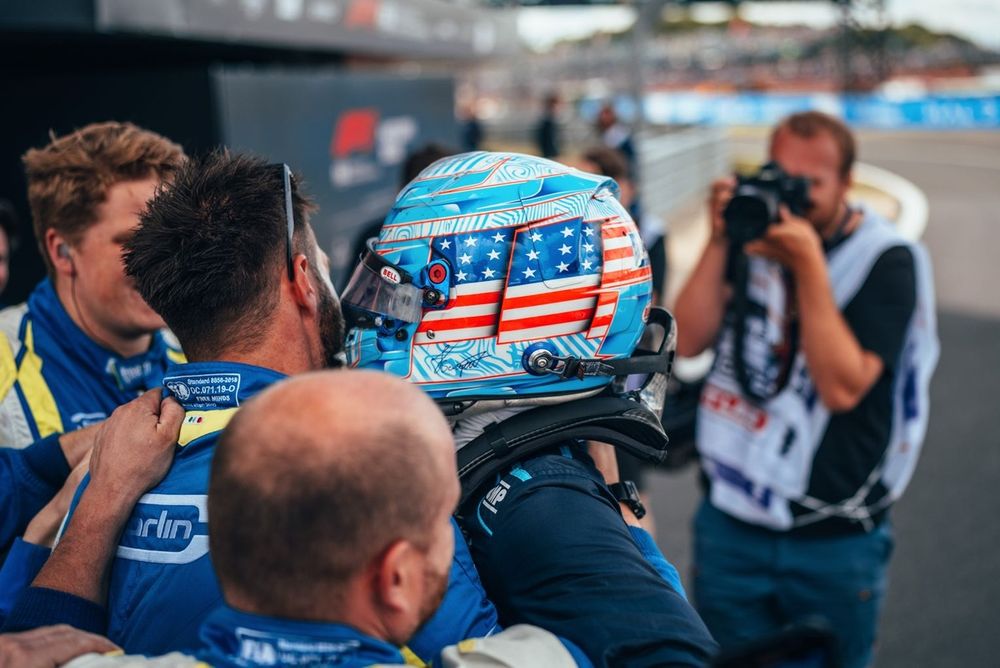 Ganador de la carrera Logan Sargeant, Carlin