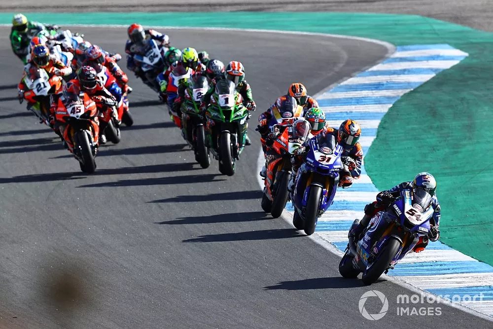 Toprak Razgatlioglu, Pata Yamaha en tête au départ