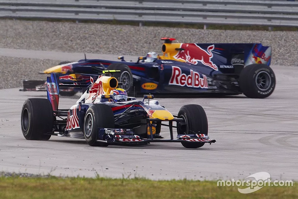 Mark Webber, Red Bull Racing RB6, Sebastian Vettel, Red Bull Racing RB6