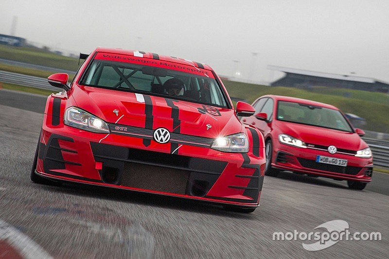 Volkswagen представила новий трековий Golf GTI TCR для 2018 року