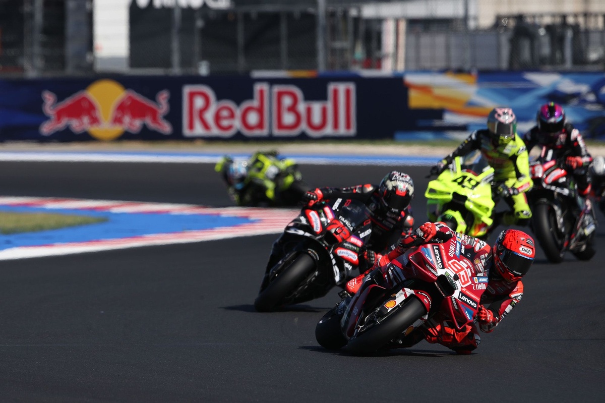 Marco Bezzecchi verdedigt start na nieuwe inhaalactie Marc Marquez in sprint Misano