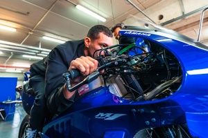 Qué sabemos del debut de Razgatlioglu al manillar de la Yamaha V4 en Aragón