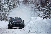 Trzy Toyoty na czele