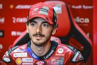 Bagnaia: "Corr&iacute; con la segunda moto y hac&iacute;a cosas rar&iacute;simas"