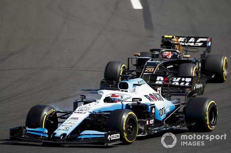 George Russell, Williams Racing FW42, Kevin Magnussen, Haas F1 Team VF-19