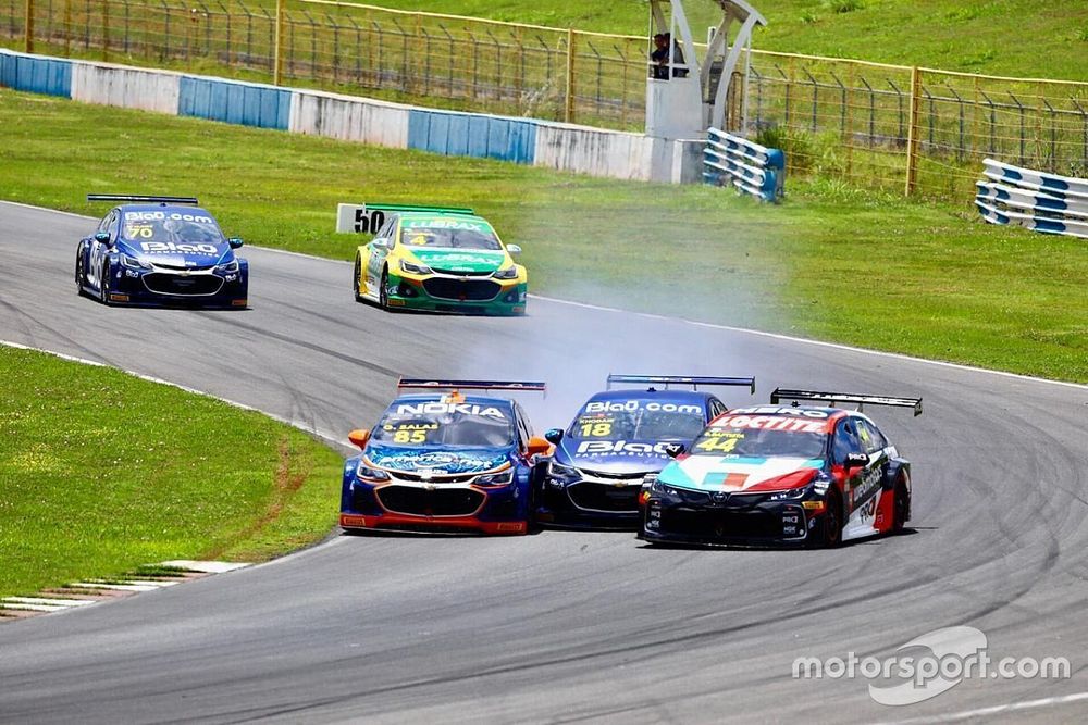 Toque entre Bruno Baptista, Guilherme Salas e Allam Khodair