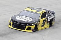 Elliot gana la pole en Dover con récord y Suárez en 14°