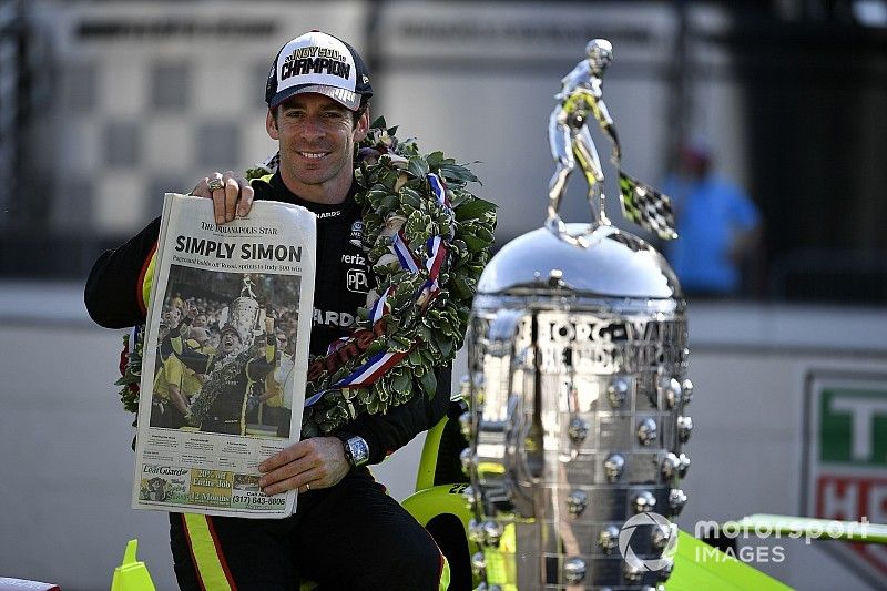 Simon Pagenaud, Team Penske Chevrolet with the Indianapolis Star newspaper and Borg-Warner trophy