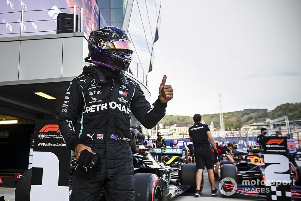 Ganador de la pole position Lewis Hamilton, Mercedes-AMG F1