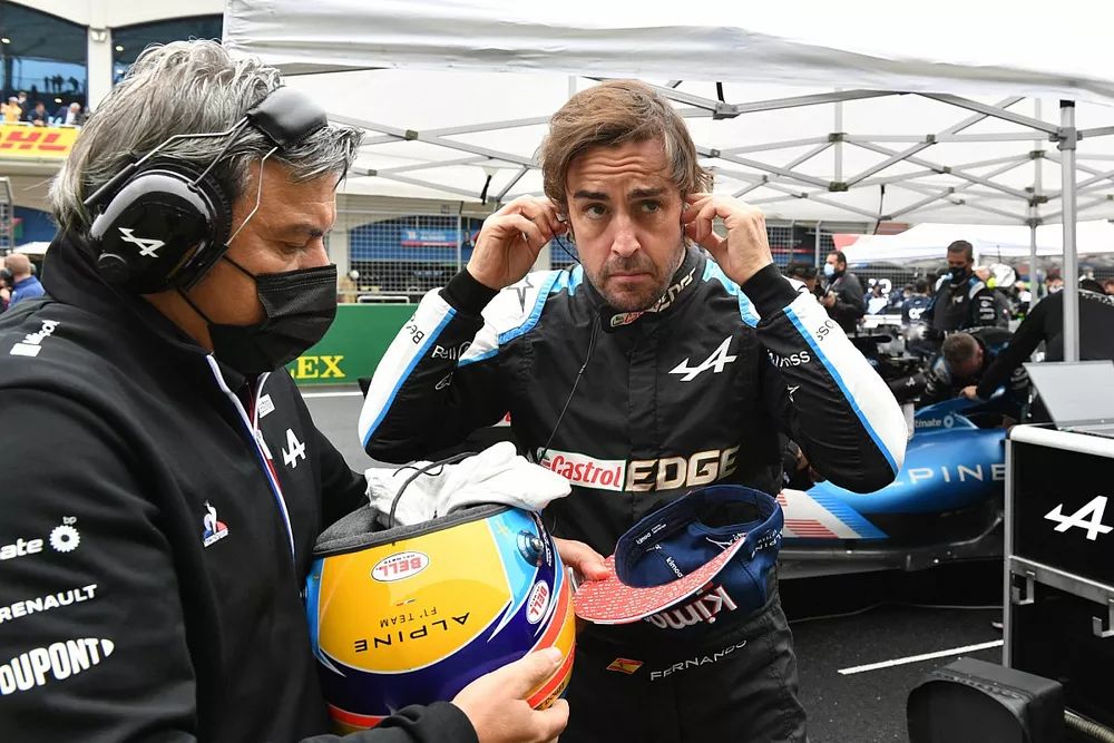 Fernando Alonso, Alpine F1, on the grid