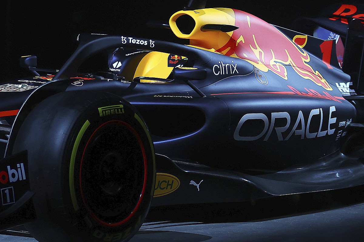 レッドブルF1 レッドブル：2018年F1マシン「RB14」解説 / 比較画像とエンジン