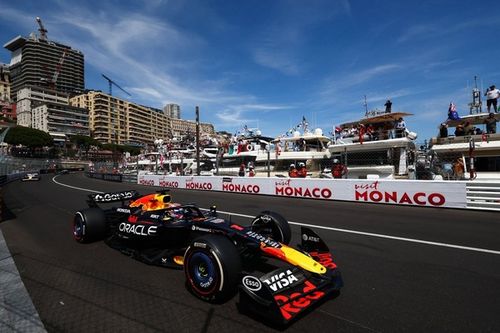 F1 - Verstappen: "Preferiria liderar o campeonato por 50 pontos, mas ainda é uma longa temporada"