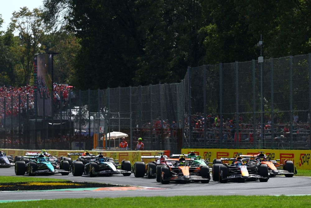 Lando Norris, McLaren, Max Verstappen, Red Bull Racing
