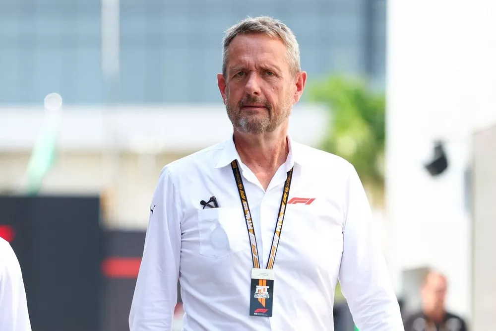Gilles Carraro, hoofd sportzaken, Steve Nielsen, sportief directeur F1