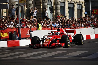 Sebastian Vettel: Demo-Crash ist ihm "ein bisschen peinlich"