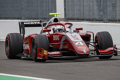 F2 Sochi: Superieure De Vries stormt naar fraaie pole-position