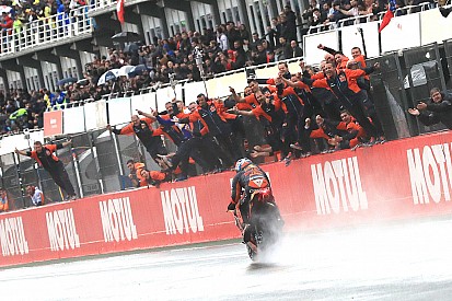 Pol Espargaró: “La última vuelta ha durado un año”
