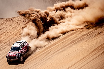 Salidas en línea, playa y mucha arena: las mejores fotos de la dura etapa 5 del Dakar