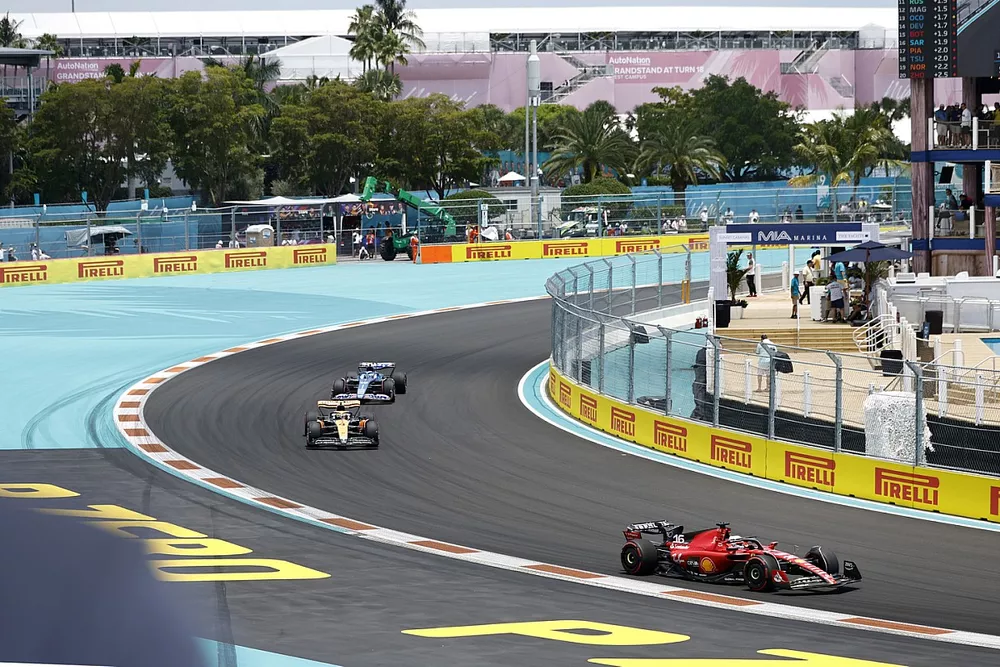 Charles Leclerc, Ferrari SF-23, Lando Norris, McLaren MCL60, Pierre Gasly, Alpine A523