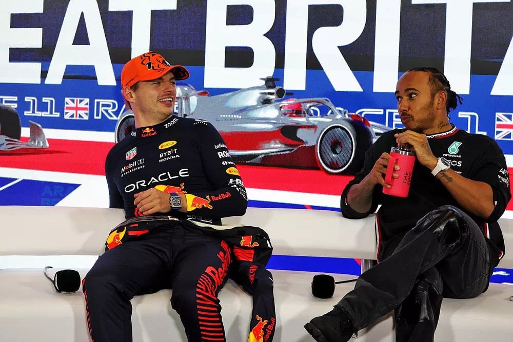 Max Verstappen, Red Bull Racing and Lewis Hamilton, Mercedes-AMG