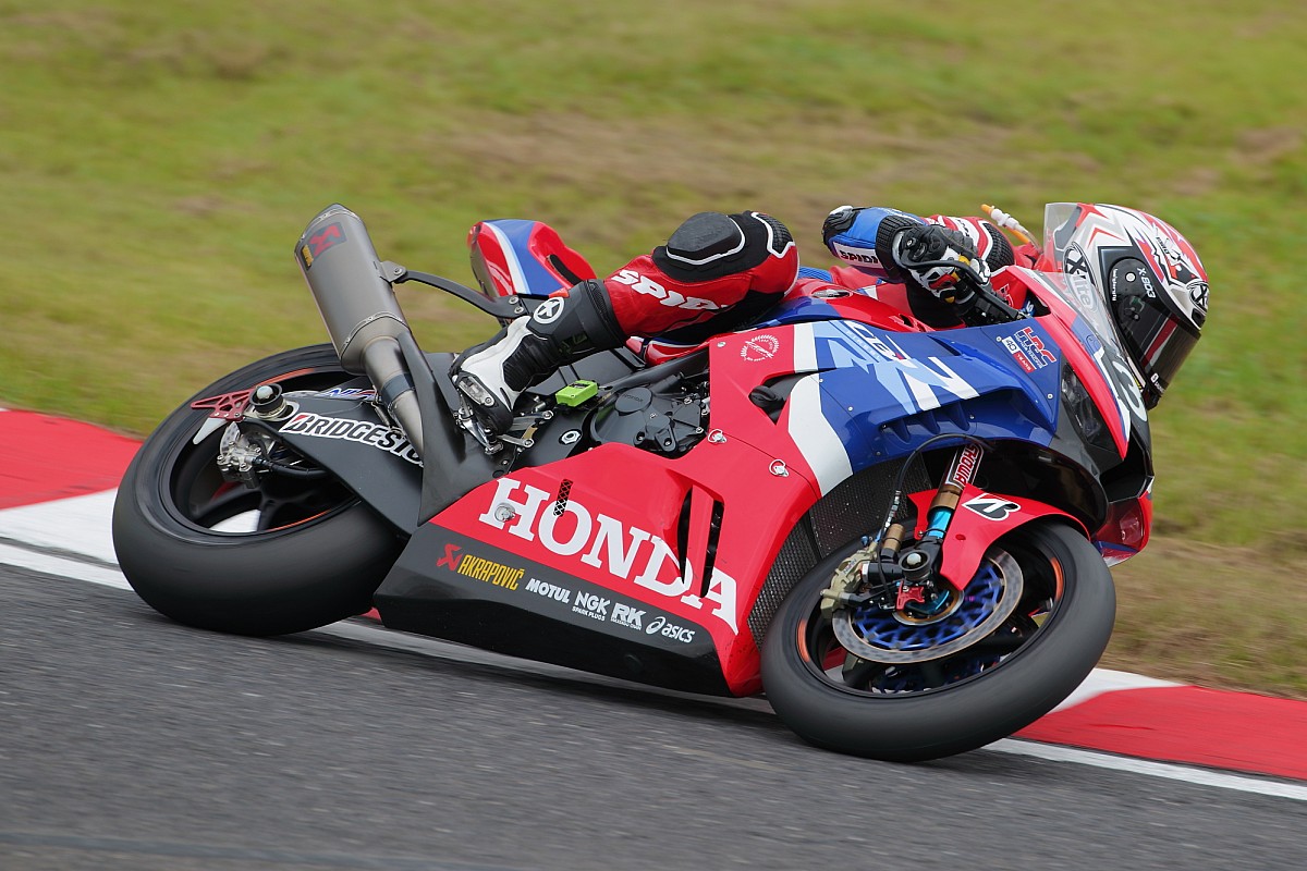 お値下げしました！1979鈴鹿8時間耐久レースパンフレットと記念ループタイ 鈴鹿8耐フリー走行｜HRCの長島哲太がトップタイム！ YARTヤマハ