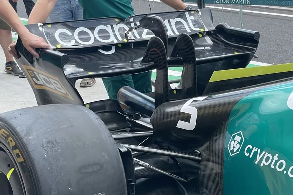 Aston Martin AMR22 rear wing