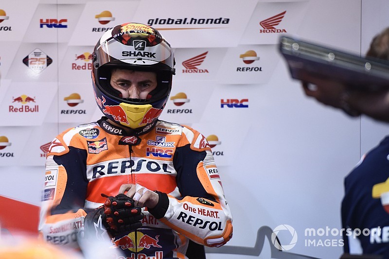 Victime d'une lourde chute, Lorenzo veut changer l'heure de la course