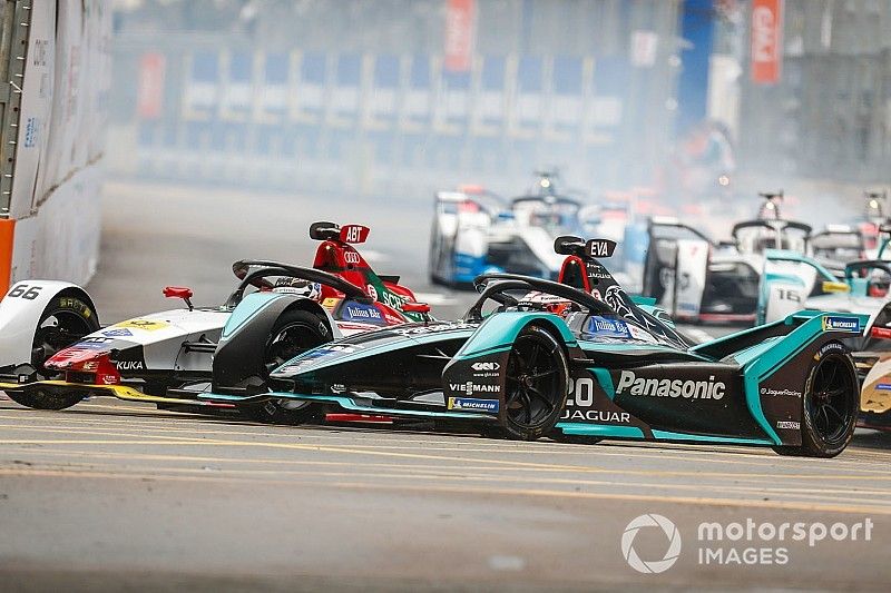 Daniel Abt, Audi Sport ABT Schaeffler, Audi e-tron FE05 con Mitch Evans, Panasonic Jaguar Racing, Jaguar I-Type 3 