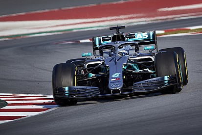 Kritische Bottas weet na eerste testweek: "Ferrari ligt momenteel iets voor"
