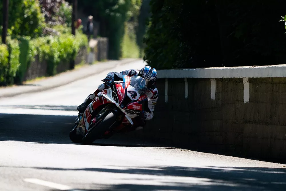Ian Hutchinson, Milwaukee BMW Motorrad