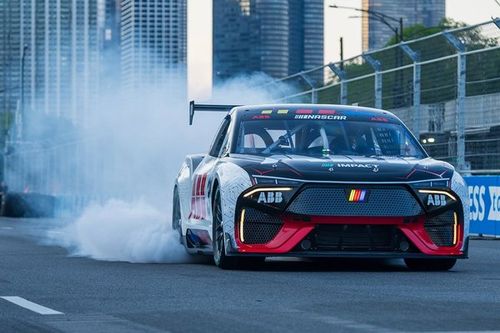 ¿Cuál es el verdadero objetivo del coche totalmente eléctrico de NASCAR?