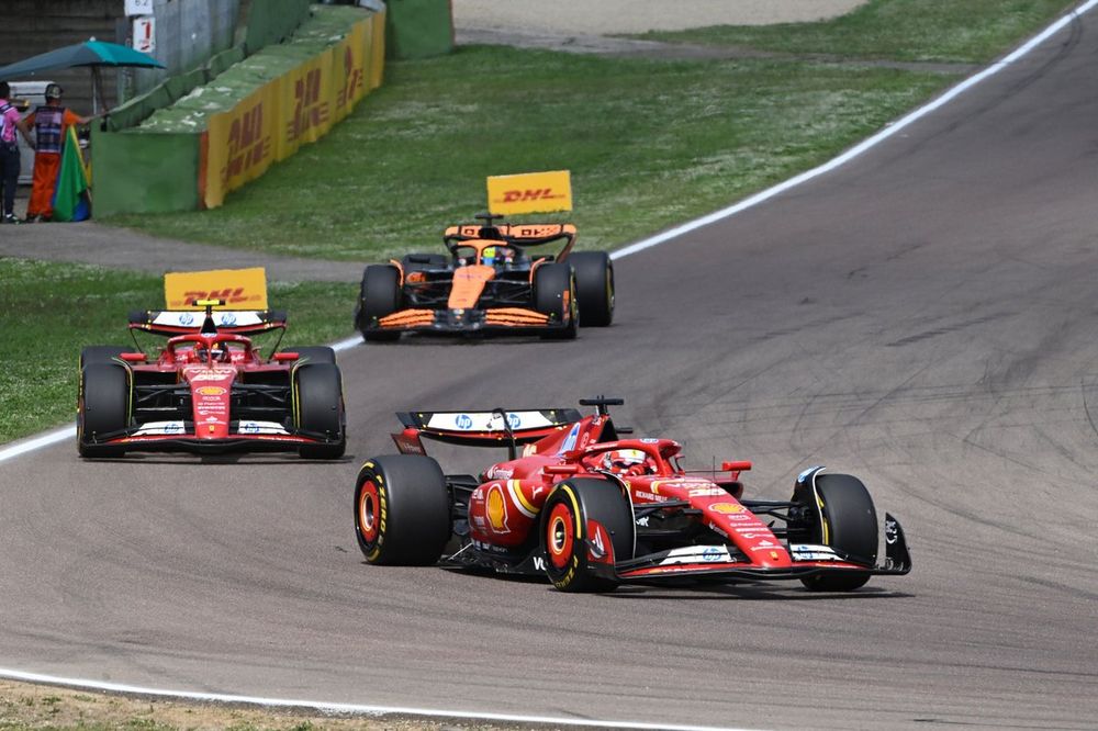 Charles Leclerc, Ferrari SF-24 Carlos Sainz, Ferrari SF-24, Oscar Piastri, McLaren MCL38
