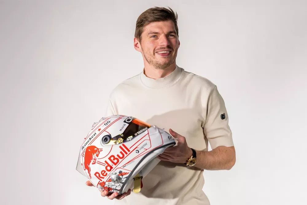 マックスフェルスタッペン 1/2スケール ミニヘルメット ベルギーGP 2021 今年は桜の花が咲き誇る。マックス・フェルスタッペン、F1日本GP特別