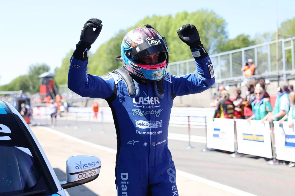 Jake Hill, Laser Tools Racing with MB Motorsport BMW 330i M Sport