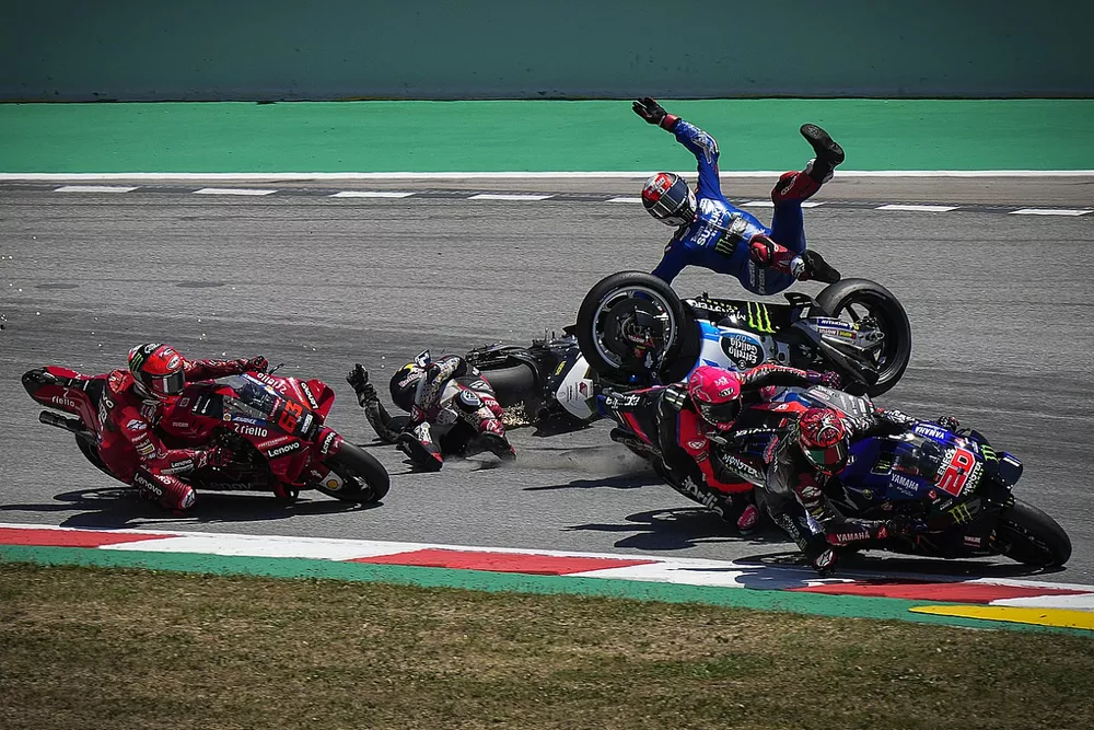 Fabio Quartararo, Yamaha Factory Racing leads, Takaaki Nakagami, Team LCR Honda and Alex Rins, Team Suzuki MotoGP crash, Francesco Bagnaia, Ducati Team behind