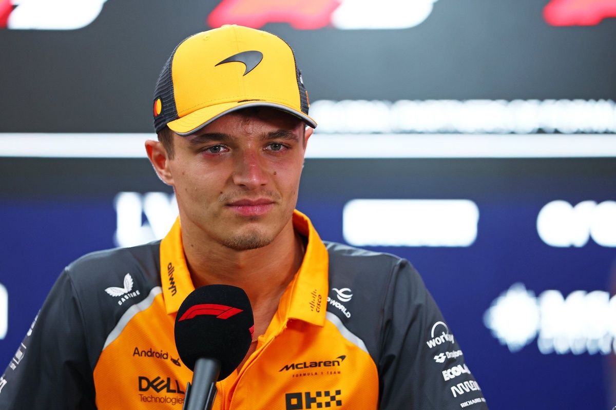 https://cdn-4.motorsport.com/images/amp/YKEDDq10/s6/lando-norris-mclaren.jpg