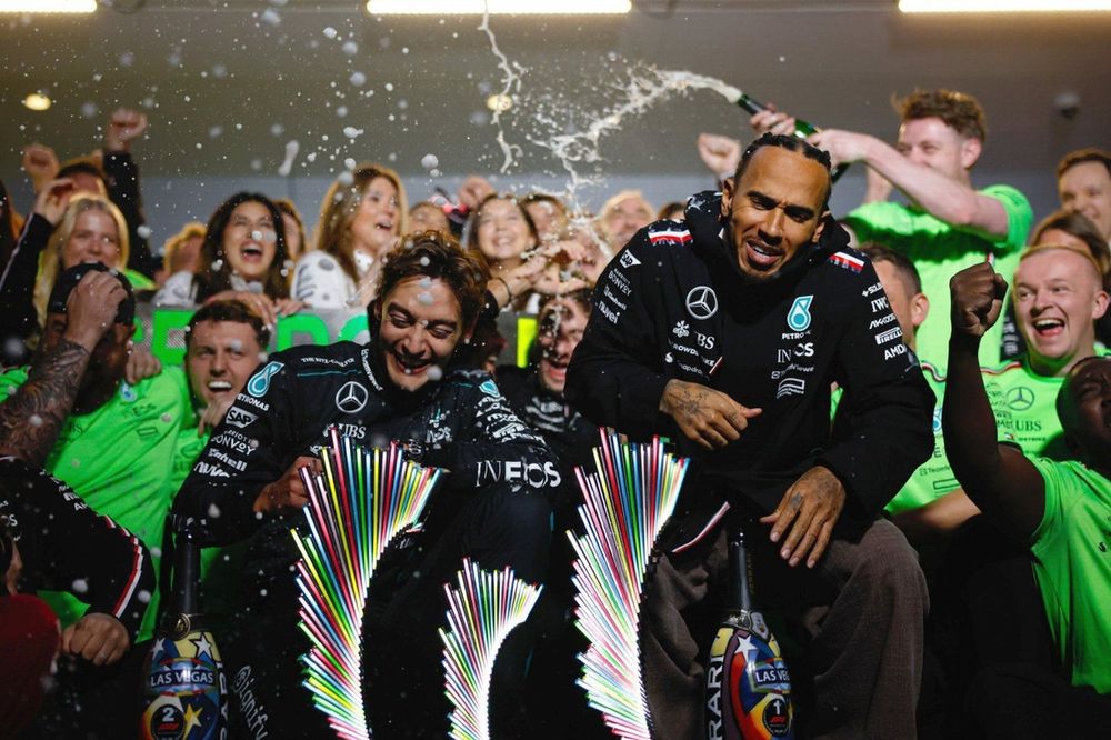 George Russell, Equipe de F1 da Mercedes-AMG, Lewis Hamilton, Equipe de F1 da Mercedes-AMG