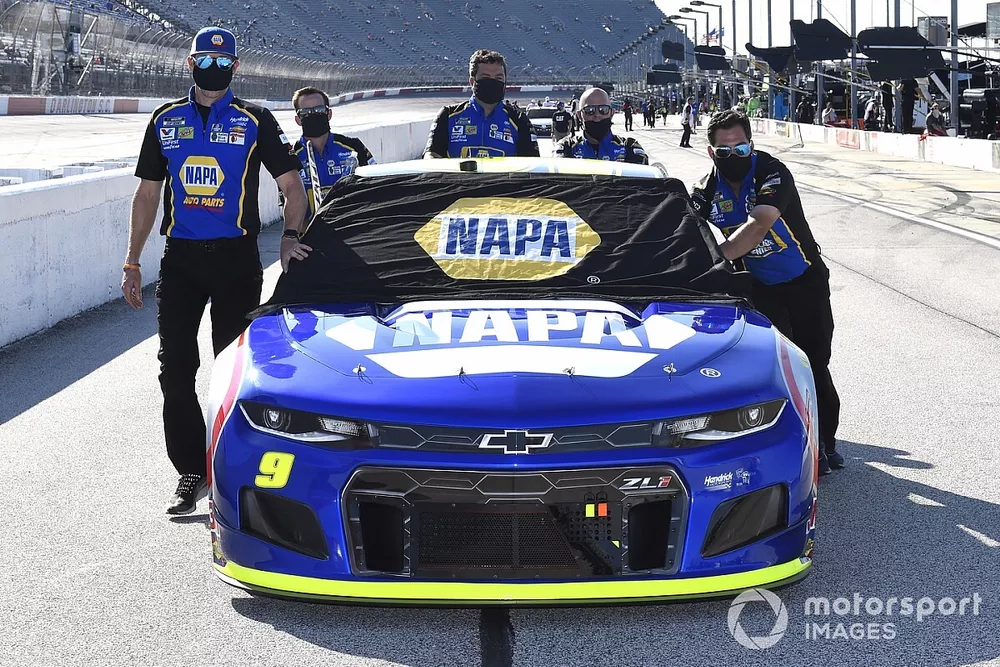 Chase Elliott, Hendrick Motorsports, Chevrolet Camaro NAPA Auto Parts Throwback