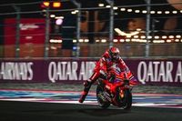 Puñetazo de Bagnaia, espectáculo de Acosta en el GP de Qatar de MotoGP