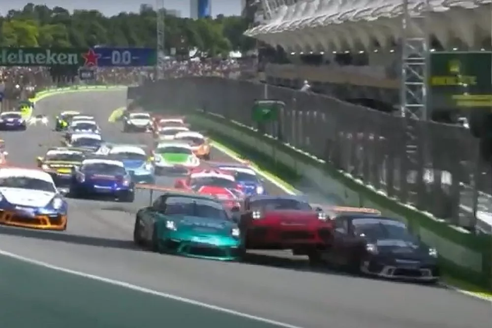 Caio Castro em acidente com Raijan Mascarello e Nelson Marcondes em Interlagos