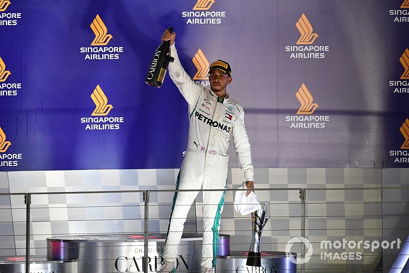 Hamilton celebra: “É um momento monumental para nós”