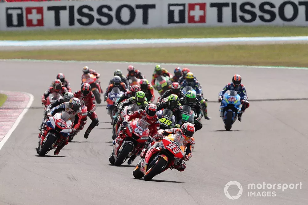 Marc M&aacute;rquez y Repsol Honda Team lideran la salida de la carrera