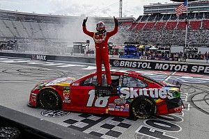 Kyle Busch po raz &oacute;smy