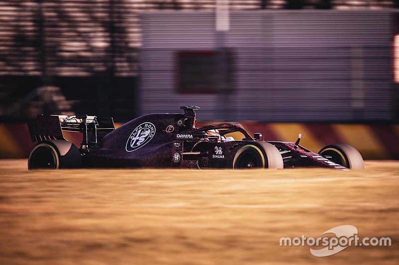 Egy kis ízelítő: hétfő reggel debütál a 2019-es Alfa Romeo Racing (videó)