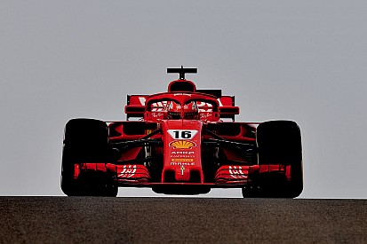Leclerc place Ferrari en tête à la mi-journée