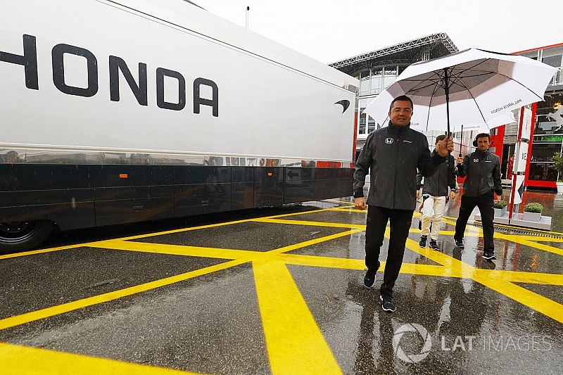 Boullier: Renault motoru 2018'de Ferrari ve Mercedes'e yakın olacak