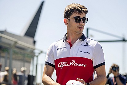 Vettel : Leclerc ne doit pas être "pressé" de rejoindre Ferrari