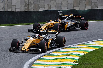 Sainz, Hulkenberg'in tecrübesinden faydalanıyor