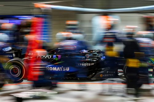 Sin radio, Albon vivi&oacute; un GP de Las Vegas "a la antigua usanza"